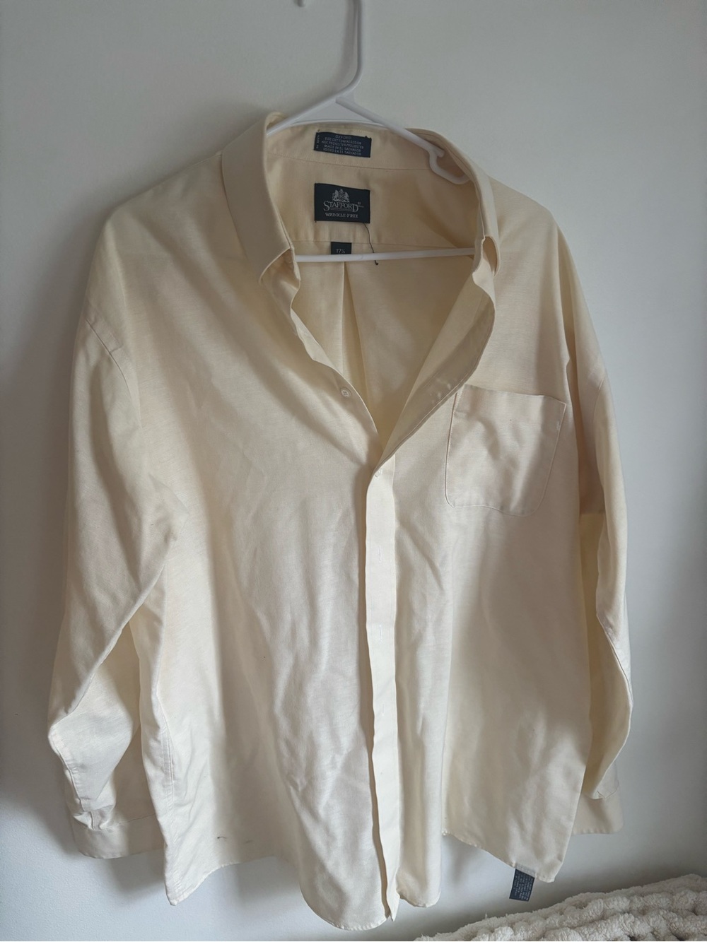Stafford Men's Cream Long-Sleeve Button-Down Shirt